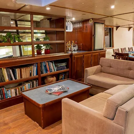 Luxury Yacht Hotel en barco Cartagena