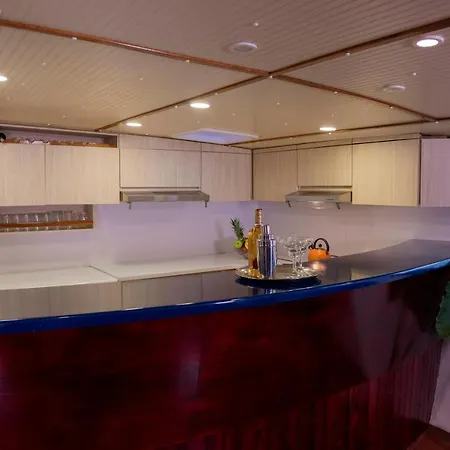 Luxury Yacht Hotel en barco *