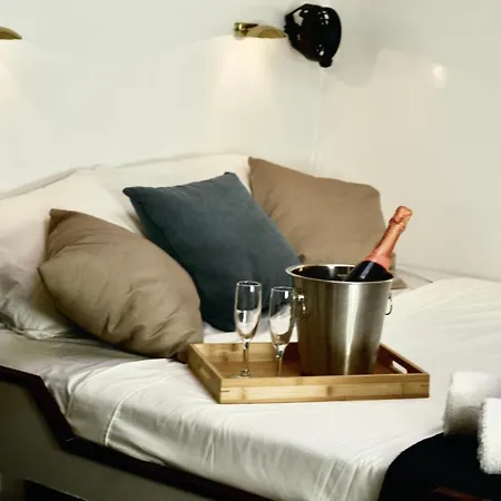 Luxury Yacht Hotel en barco