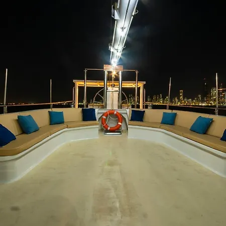 Luxury Yacht Hotel en barco *