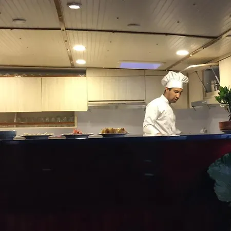 Hotel en barco Luxury Yacht